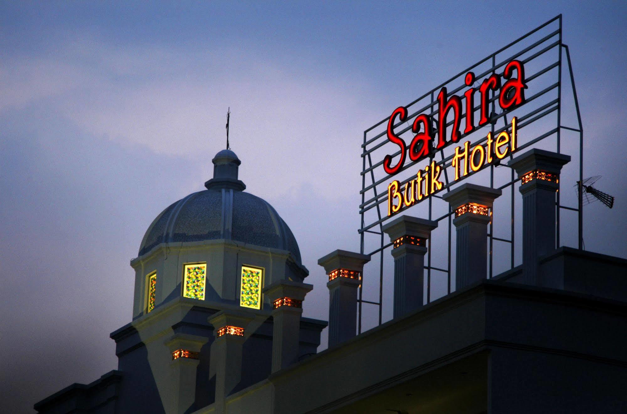 Sahira Butik Hotel Bogor Buitenkant foto